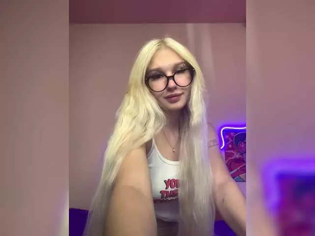 EvelinaKiss from BongaCams