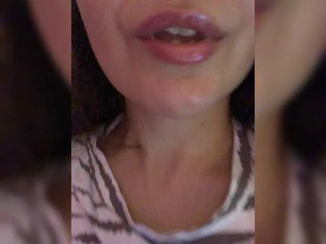 FeeBee from BongaCams