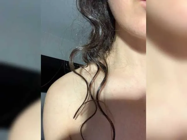 FeeBee from BongaCams