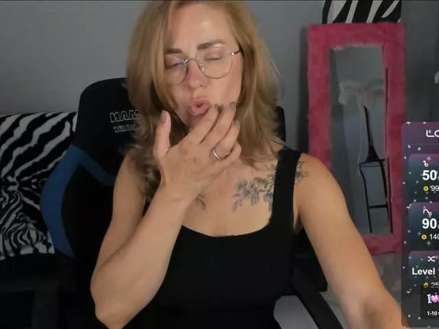 FreyaAkerson from BongaCams