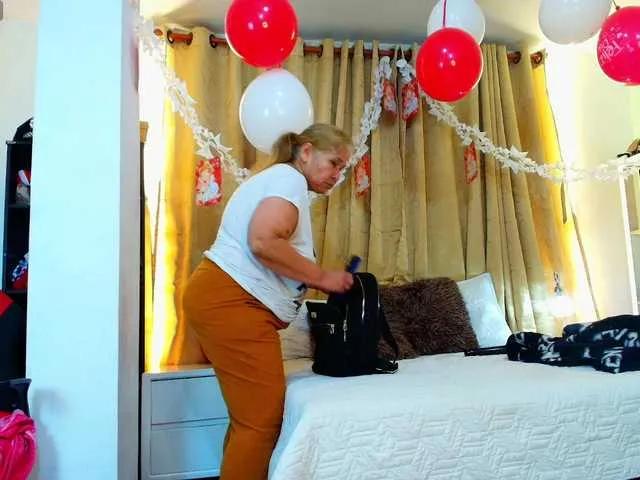 girl-amada from BongaCams is Freechat