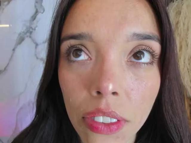 hannahill69 from BongaCams