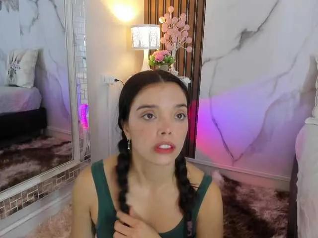 hannahill69 from BongaCams