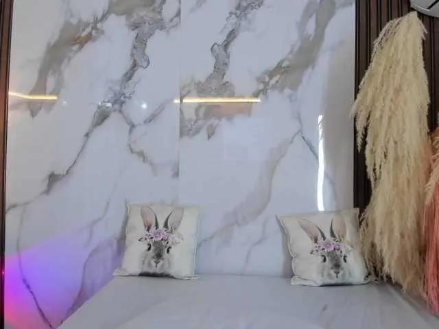 hannahill69 from BongaCams