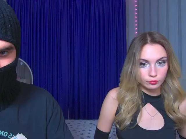 hollyJoys from BongaCams