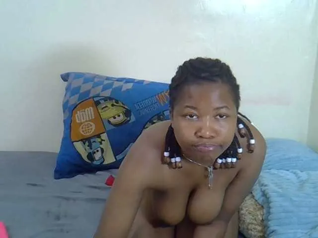 Hollymolly111 from BongaCams