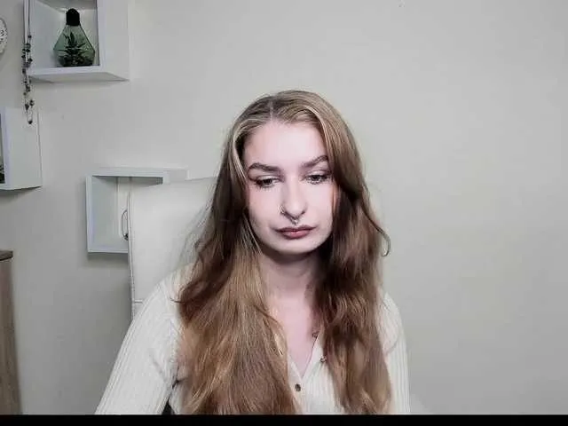 HotNina19 from BongaCams