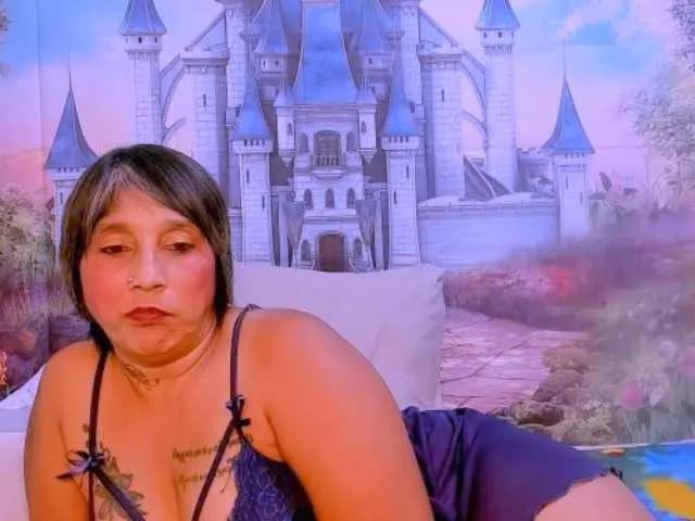 indianroxy from BongaCams