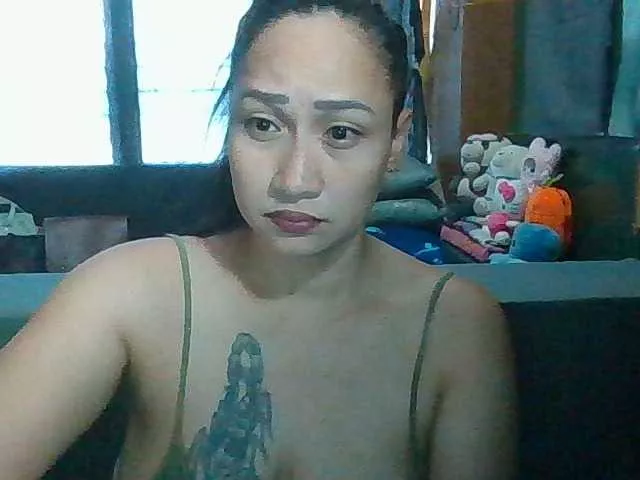 Jeansy23 from BongaCams