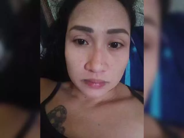 Jeansy23 from BongaCams