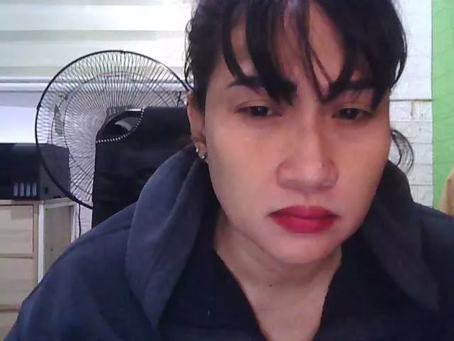 Jeansy23 from BongaCams