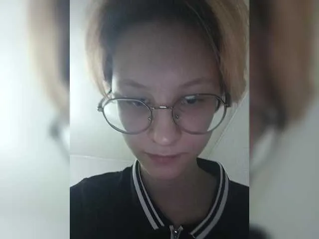 Jillari from BongaCams