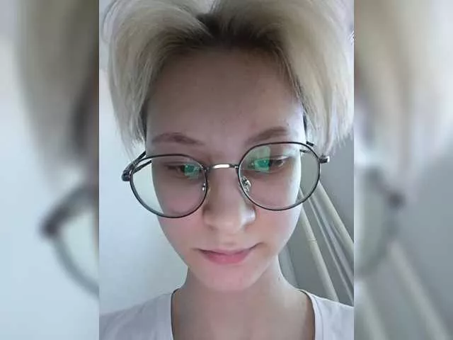 Jillari from BongaCams