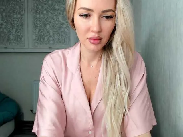 JuciePussy from BongaCams