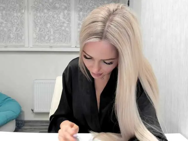 JuciePussy from BongaCams