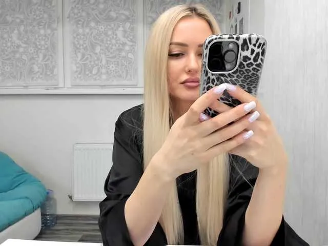 JuciePussy from BongaCams