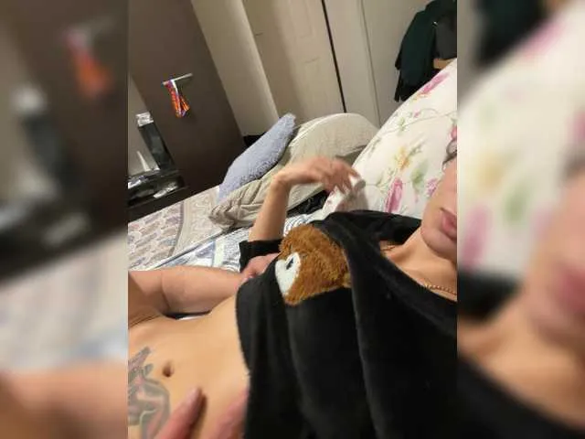 Karolinaart from BongaCams is Freechat