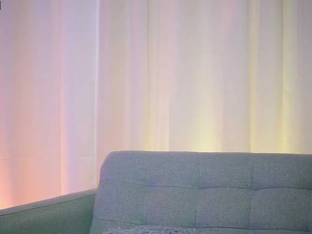 KendalDubai from BongaCams