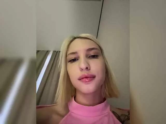 KettyPretty25 from BongaCams