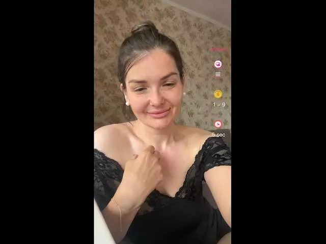 KikiMilf84 from BongaCams