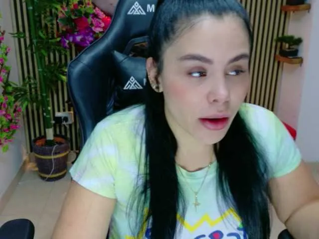 Lararoberts1 from BongaCams