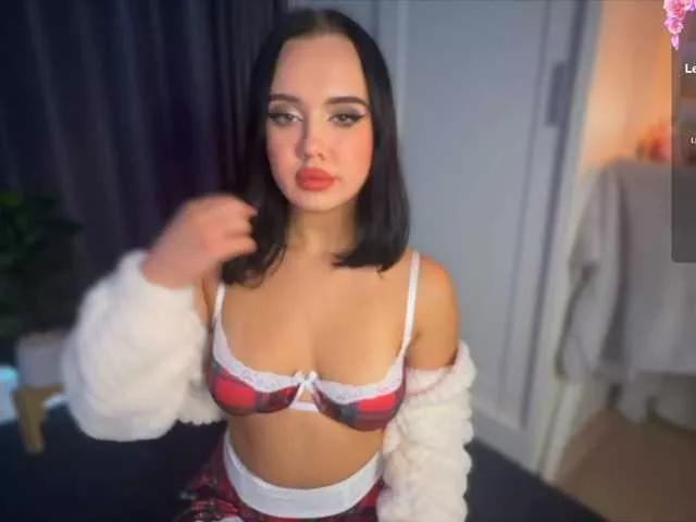 larastars from BongaCams