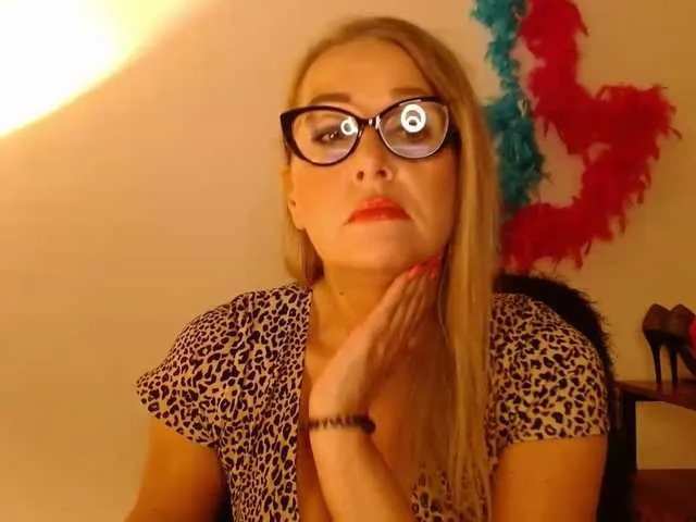 LEAperfect from BongaCams