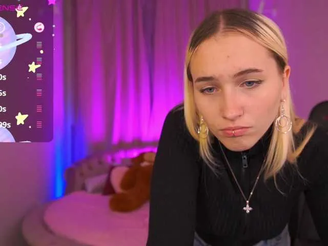 LilElfie from BongaCams