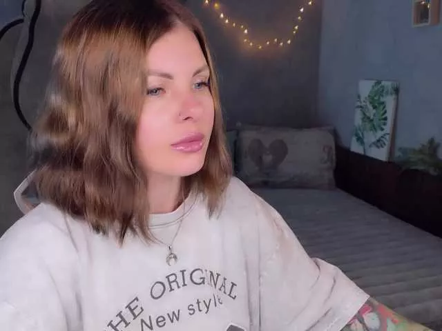 LiluDallass from BongaCams