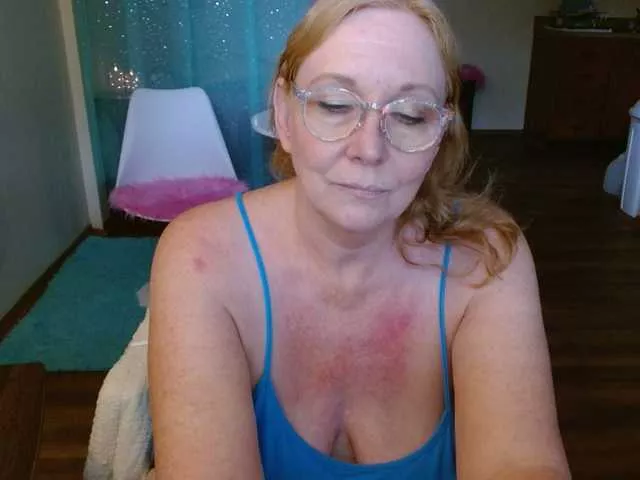 LisaLinny from BongaCams
