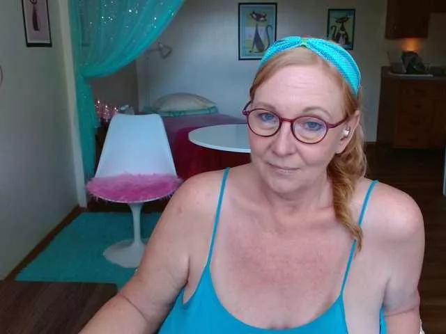 LisaLinny from BongaCams
