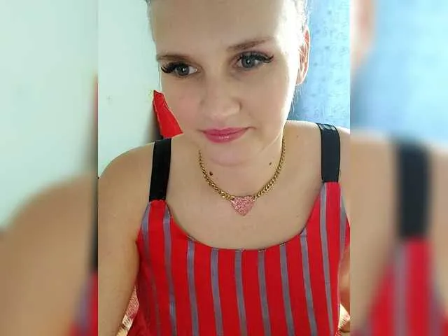 LisaLovHoney from BongaCams