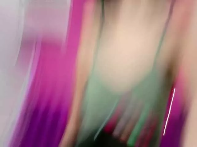 Littleeemiily from BongaCams