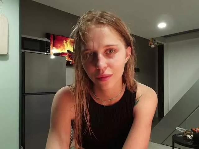 Littlemolly1 from BongaCams