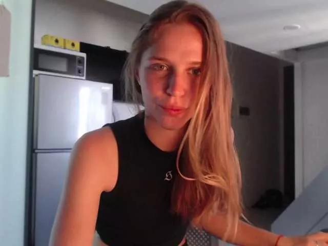 Littlemolly1 from BongaCams