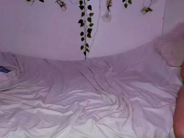 Littlemoonsex from BongaCams