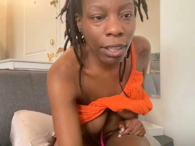 littyleesh1 from BongaCams is Freechat