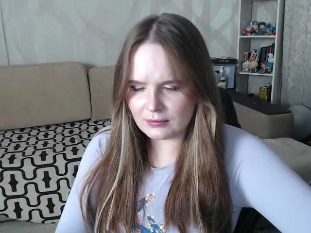 Lizzi-Peach from BongaCams