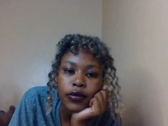 LolaMyst from BongaCams