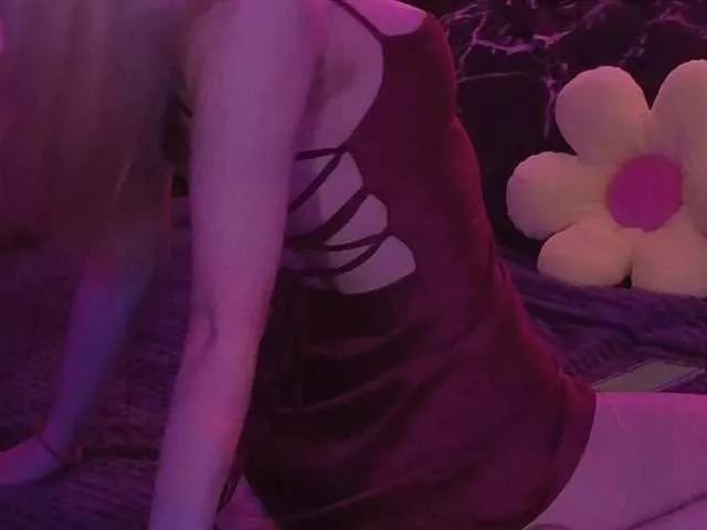 LollyGirlMoon from BongaCams
