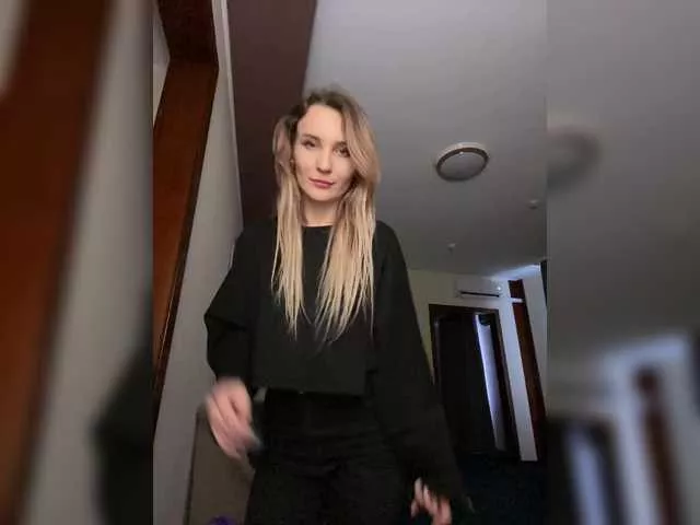 Lunaluxseri from BongaCams