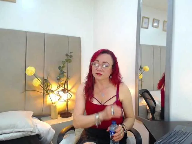 Lupita223 from BongaCams