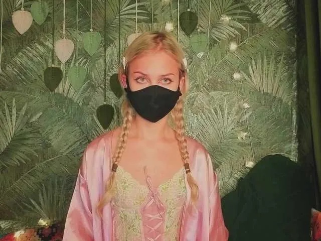 Meeeeow from BongaCams