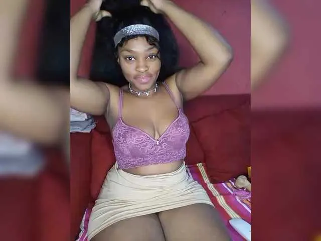 Mercedes-bunz05 from BongaCams