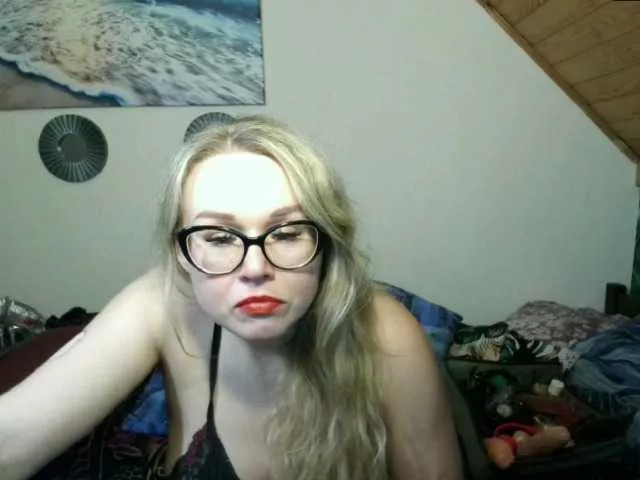 MilfBerthena from BongaCams