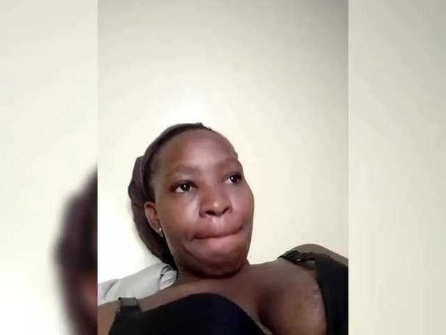 Minlavine from BongaCams