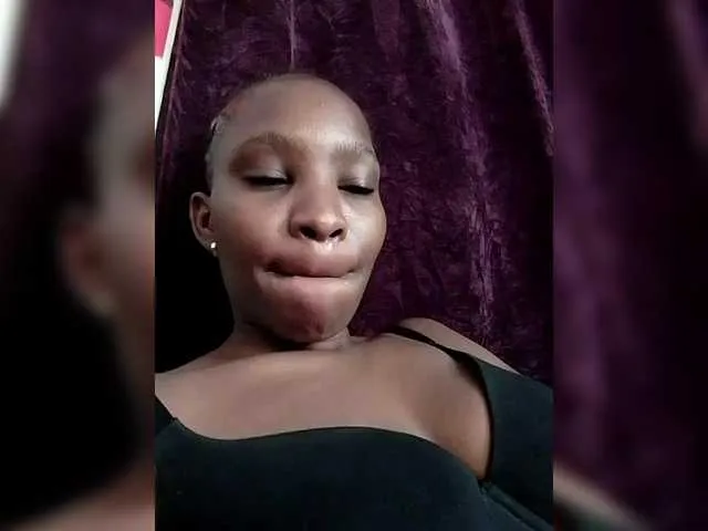 Minlavine from BongaCams