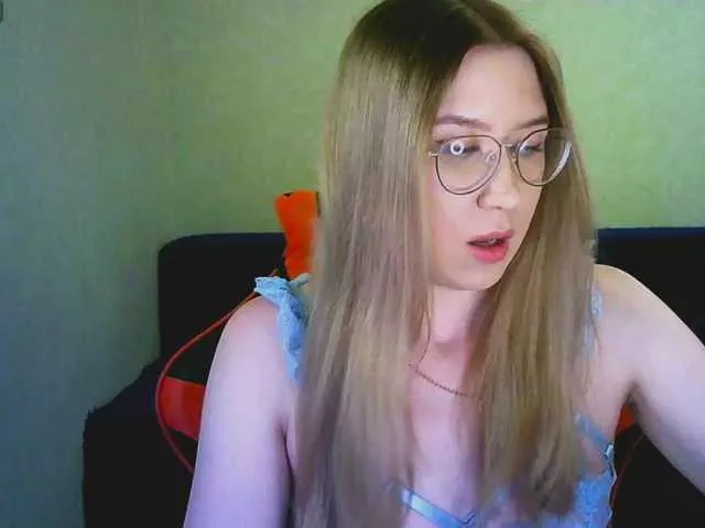 MollyMo from BongaCams