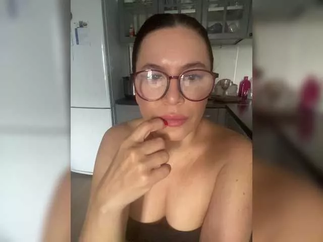 MonicaMiaa from BongaCams