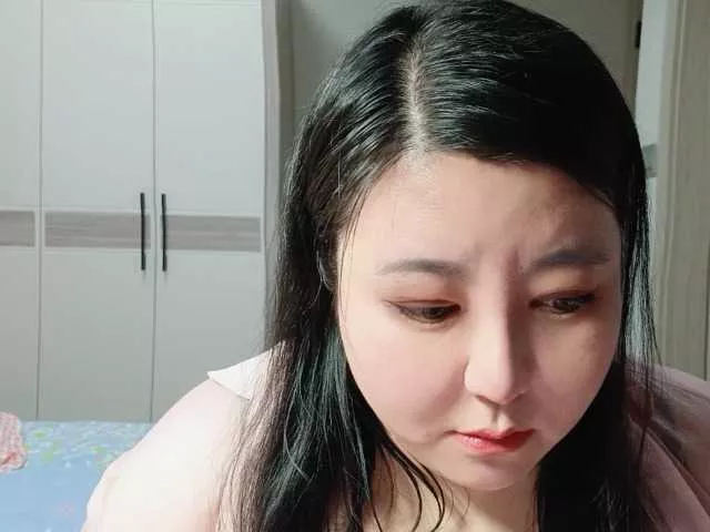 Nanasmile from BongaCams